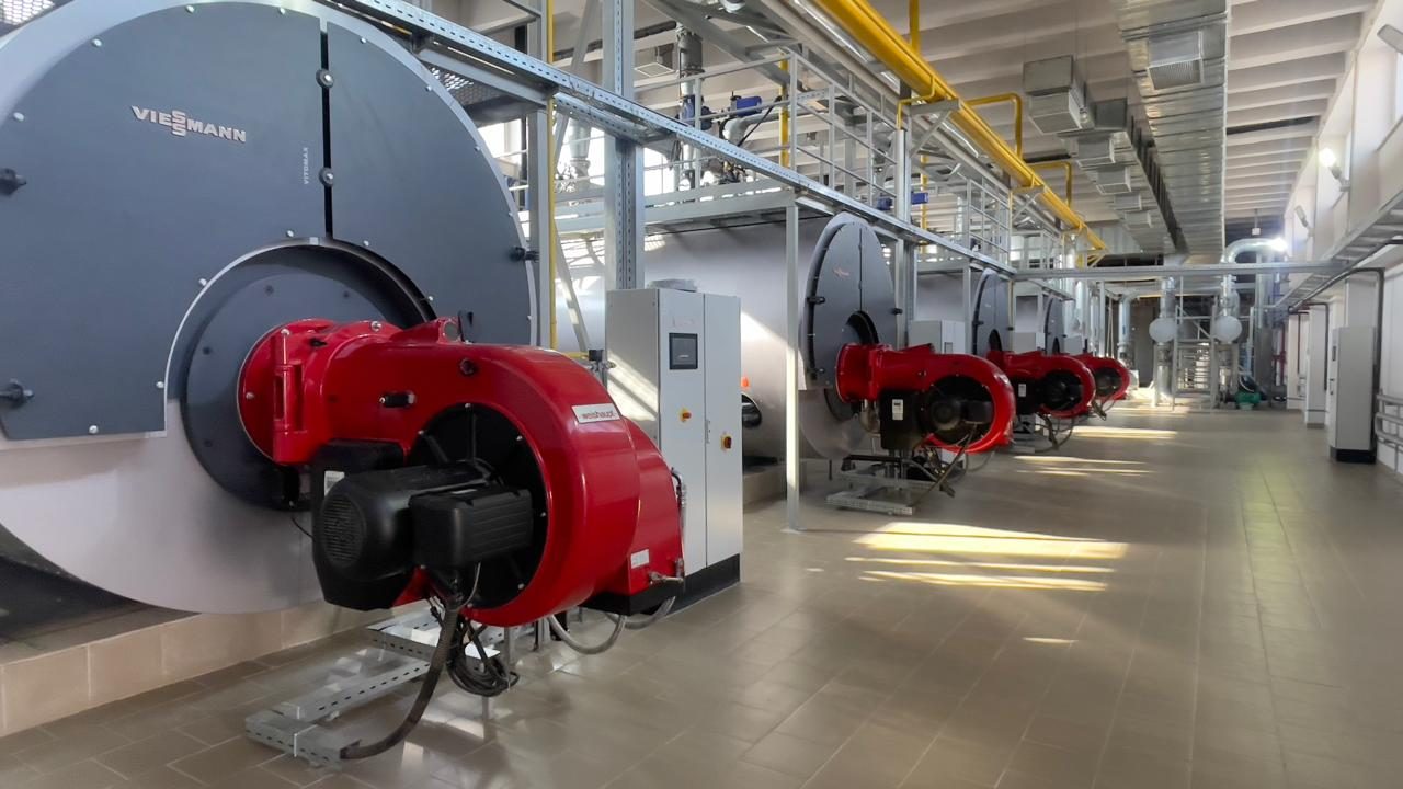 Промышленная котельная с газовыми горелками